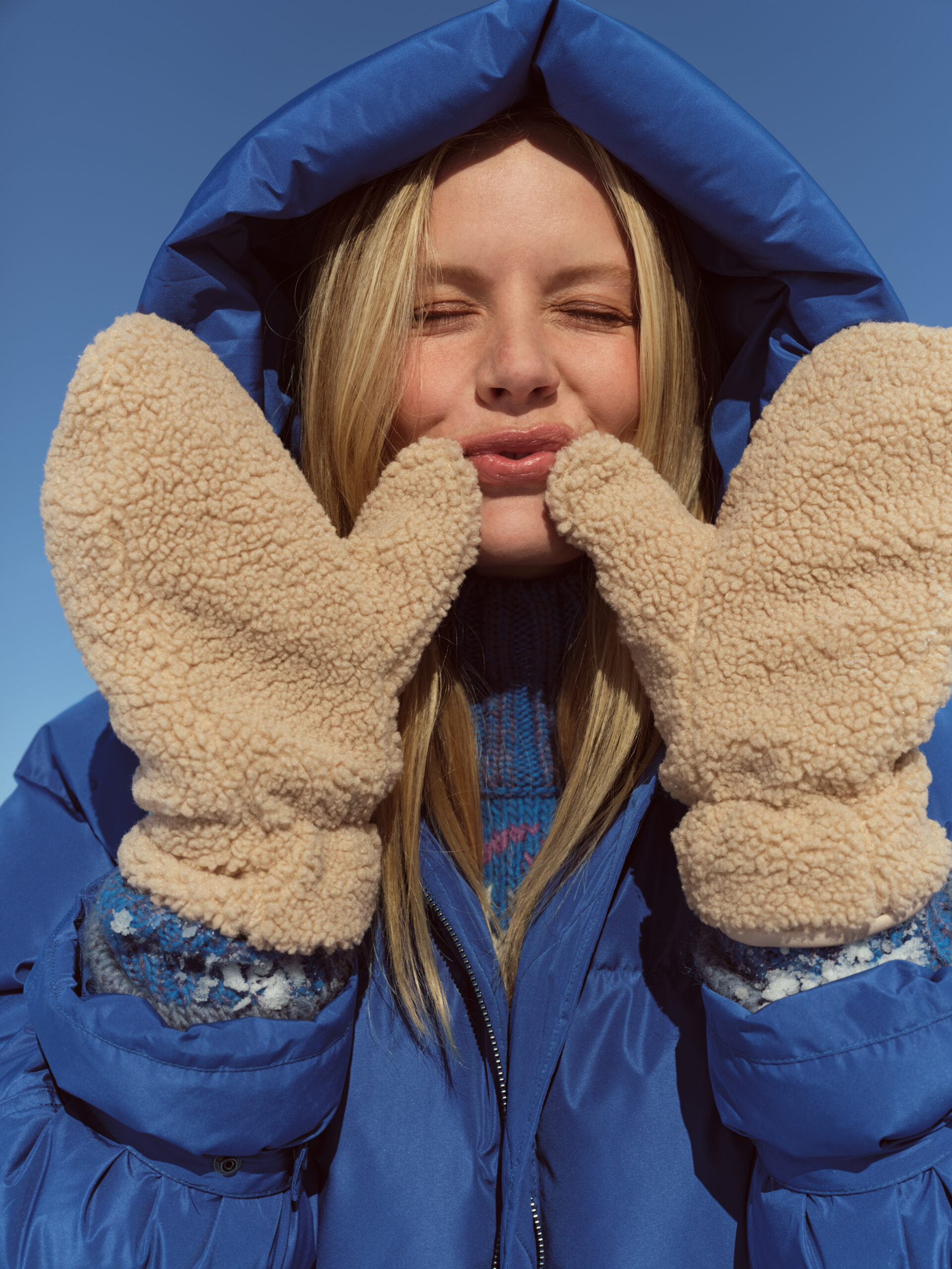 Frosty Fusion: Wie Winterjacken kombiniert | und man Accessoires perfekt Look